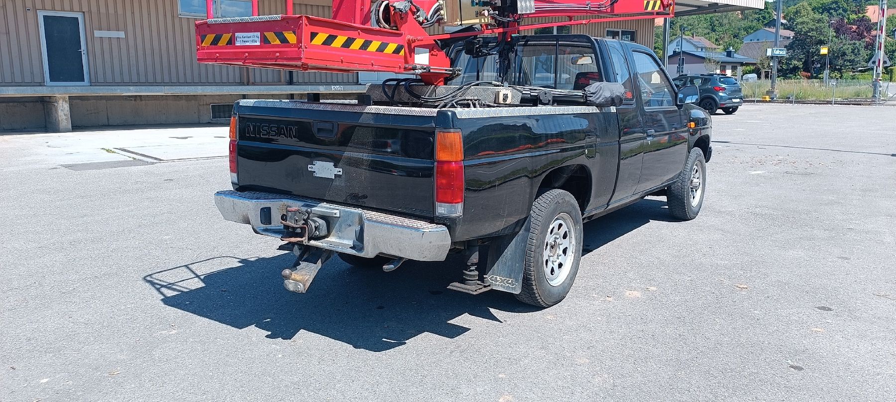 Nissan Veicoli commerciali: Nissan Pickup Hebebühne  – Usato da Detligen venduto da Fendt724 3