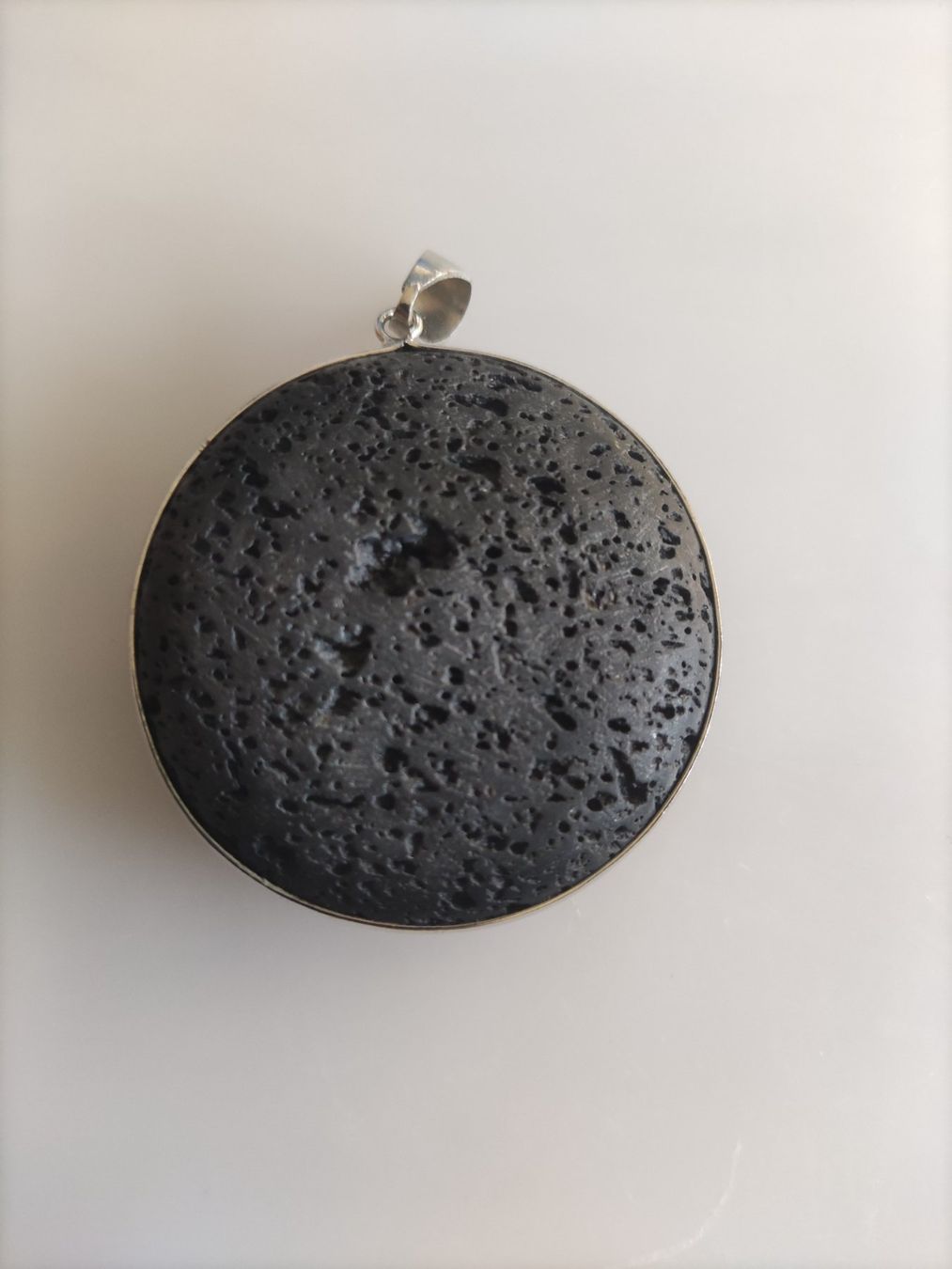 Ciondoli: Pendentif en tectite – Nuovo (secondo la descrizione) da Grand-Lancy venduto da Morriganne