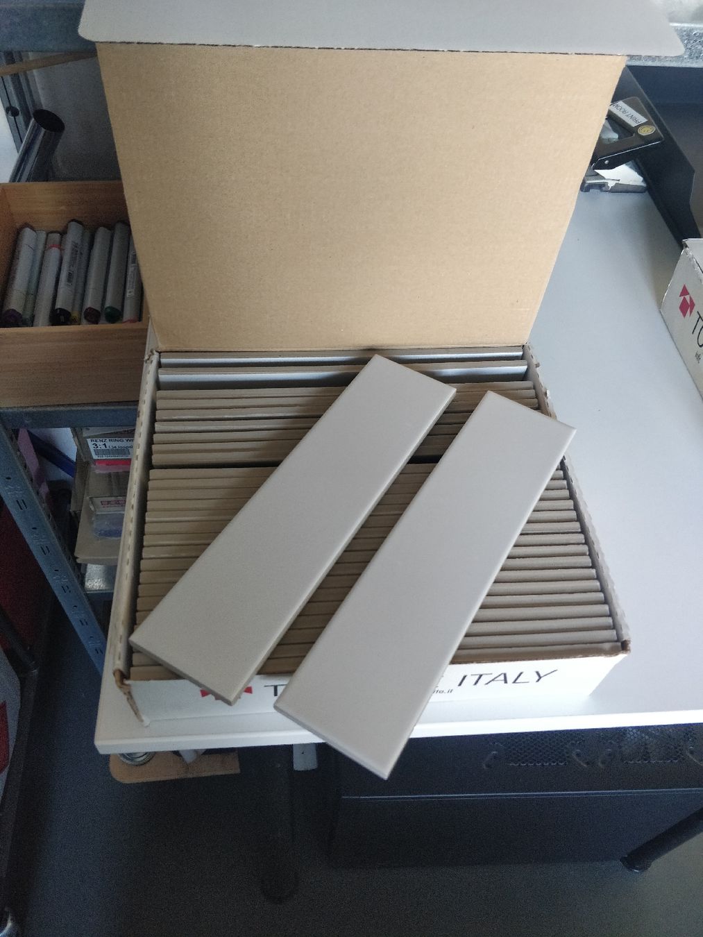 Rivestimenti per pavimenti: Feinsteinzeugplatten Tonelite Italy – Nuovo e nell'imballaggio originale da Zürich venduto da spa_xtd6 1