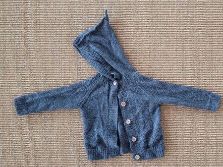 Graue Strickjacke mit Kapuze, Alpaka-Wolle