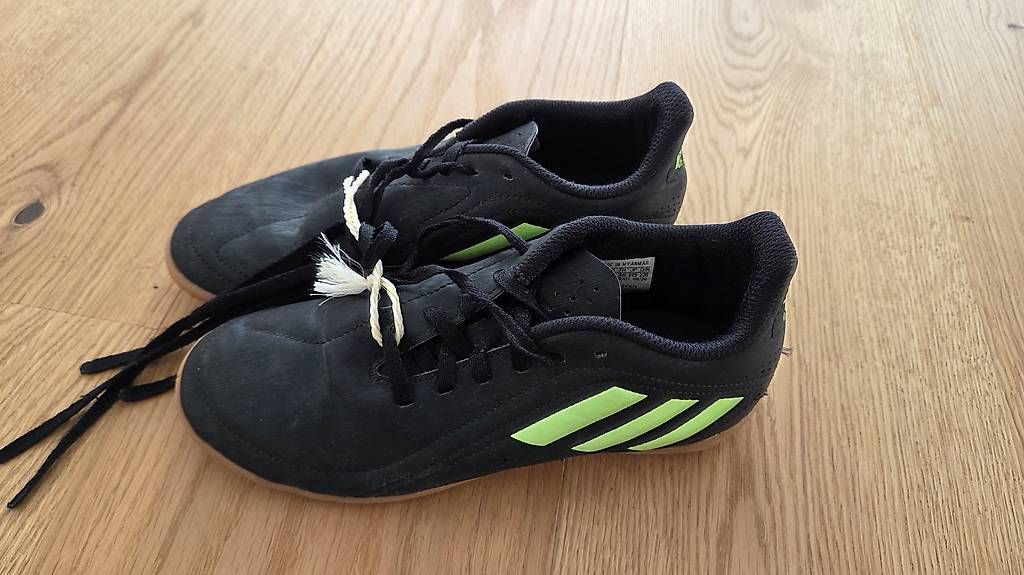 Scarpe per ragazzi: Hallenschuh Adidas Gr. 36 – Usato da Eggersriet venduto da monibenz79