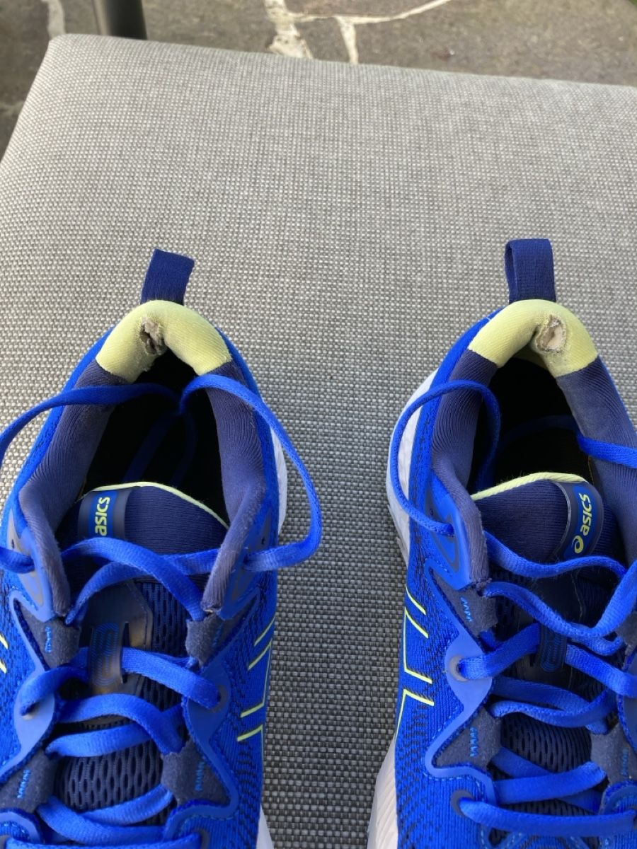 Asics Scarpe da uomo: Asics Cumulus Gel 44 – Usato da Bülach venduto da eugig5 4