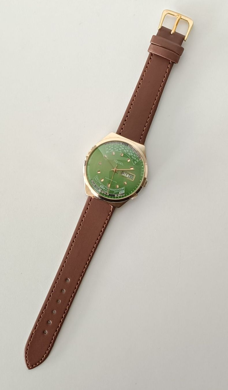 Raketa Orologi: Raketa Ewiger Kalender NOS – Nuovo (secondo la descrizione) da Teufen ZH venduto da bee50two