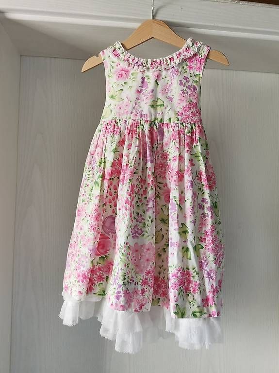 Vestiti & Gonne: Kleid Mädchen Grösse 4T, 98-104 – Usato da Scheuren venduto da JaNiBuR