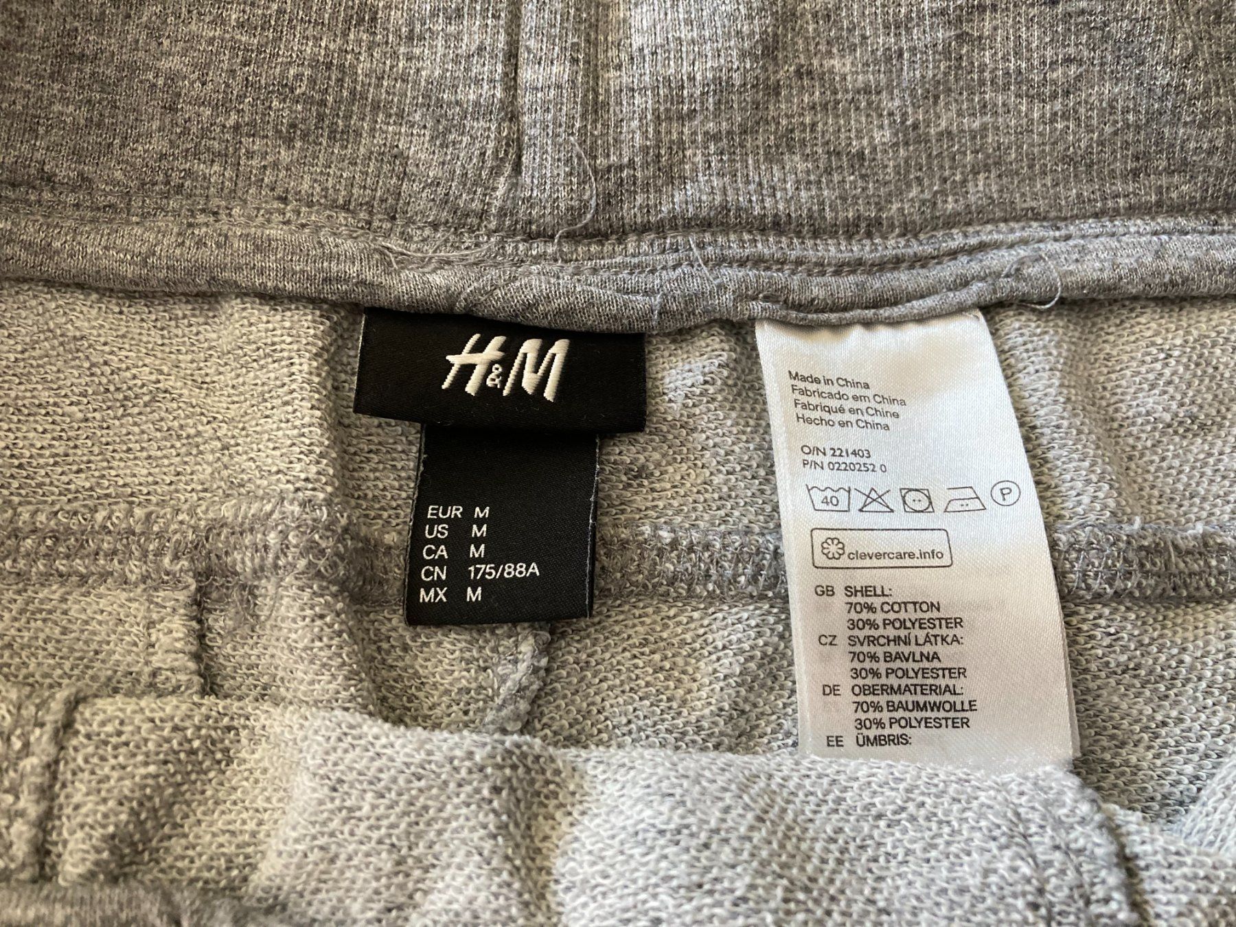 H&M Pantaloni: Shorts grau – Usato da Obfelden venduto da miau68 3