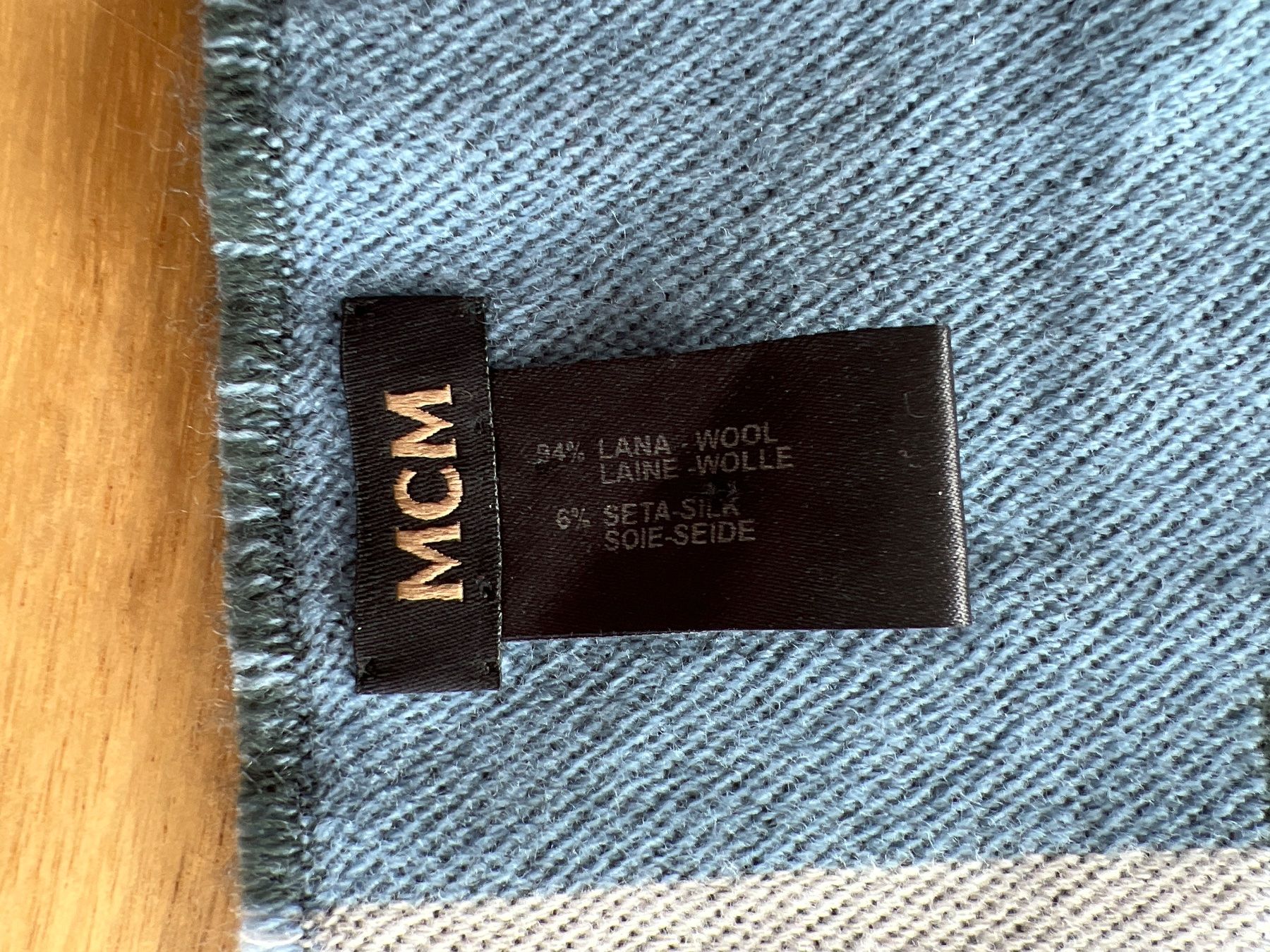 Mcm Foulard & Sciarpe: Farbiger Schal von MCM – Nuovo (secondo la descrizione) da Schlieren venduto da svenbaettig 1