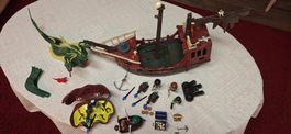 Geister Piratenschiff mit grosser Seeschlange viel Zubehör