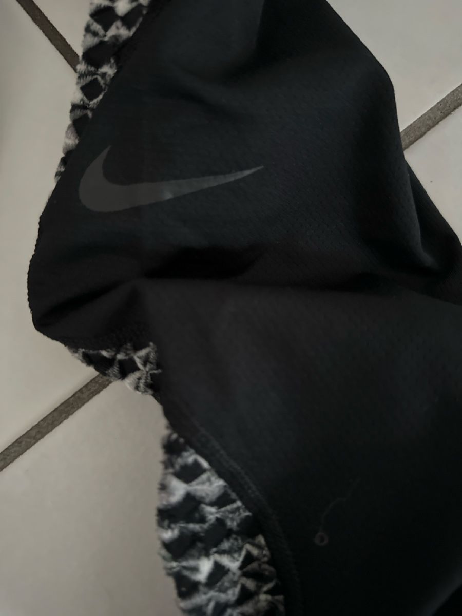 Nike Leggings: Nike Pro Leggins schwarz-grau Gr. S – Usato da Wileroltigen venduto da torro11 1