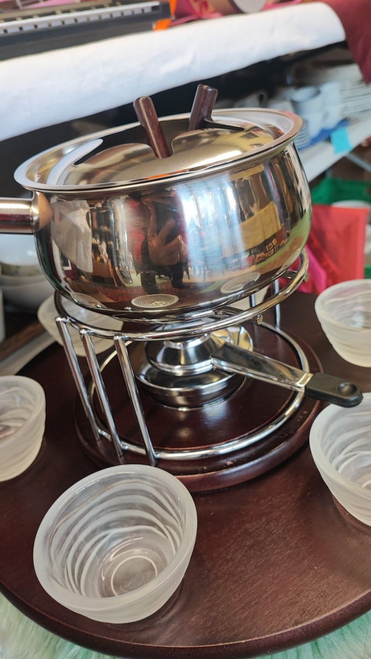 Set di piatti: Edles Fondue-Bourgignone-Set mit Drehteller – Usato da Mosnang venduto da KurtHe 2