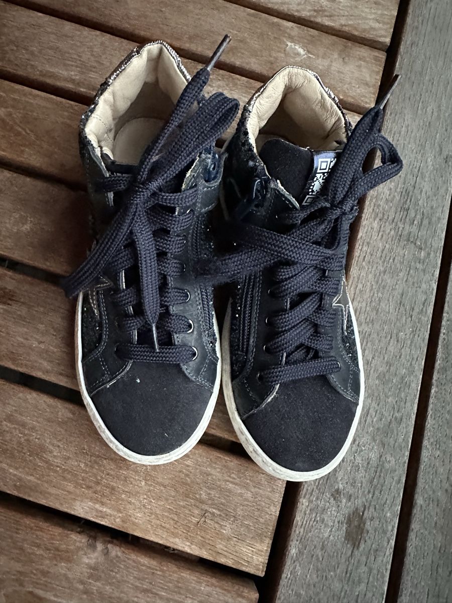 Scarpe per ragazze: Markenschuhe Gr 33 TOP Zustand – Usato da Oberstammheim venduto da credible-girl