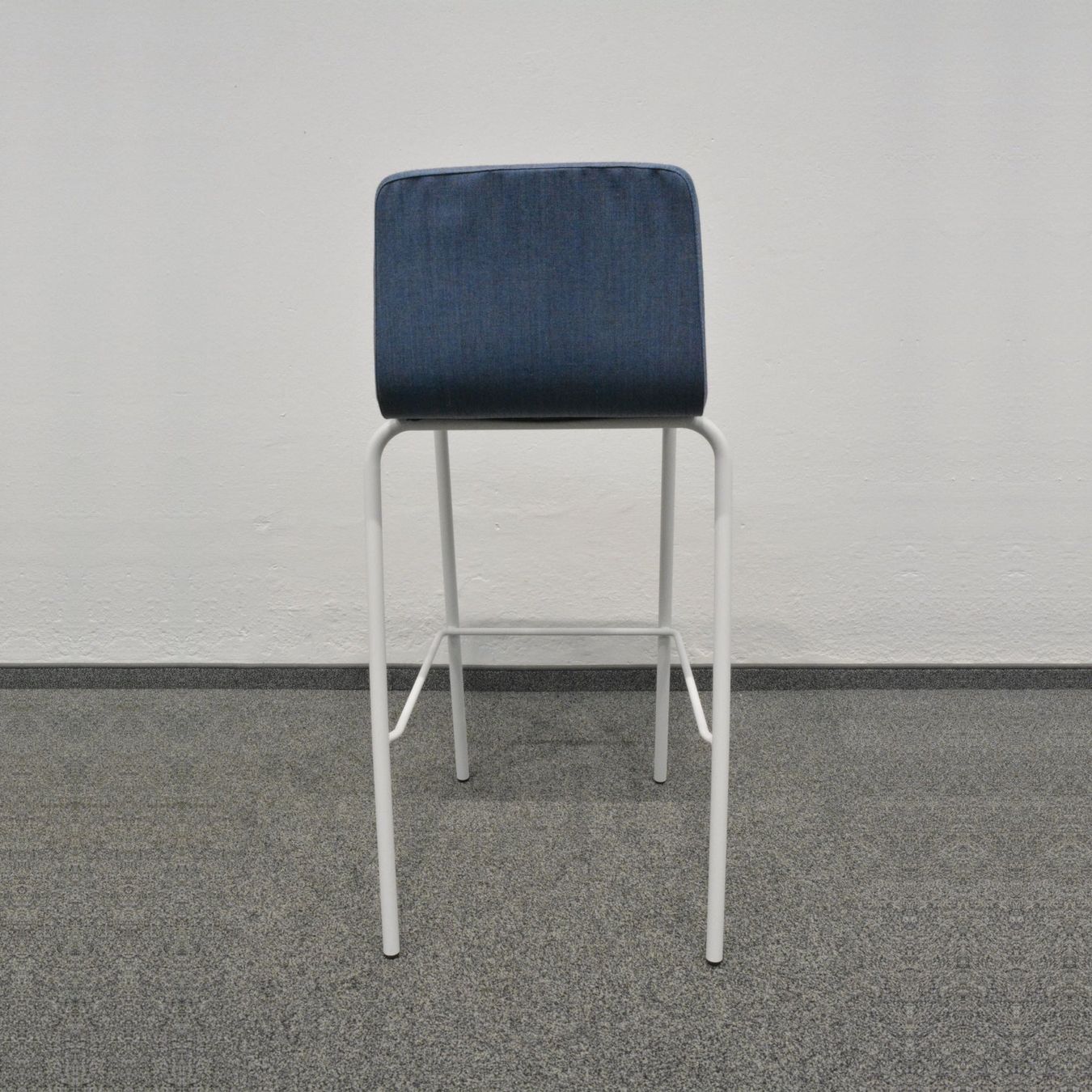 Sgabelli: Steelcase B Free Barhocker - Stoff Blau gemustert – Usato da Schönenwerd venduto da mcofficeshop 4