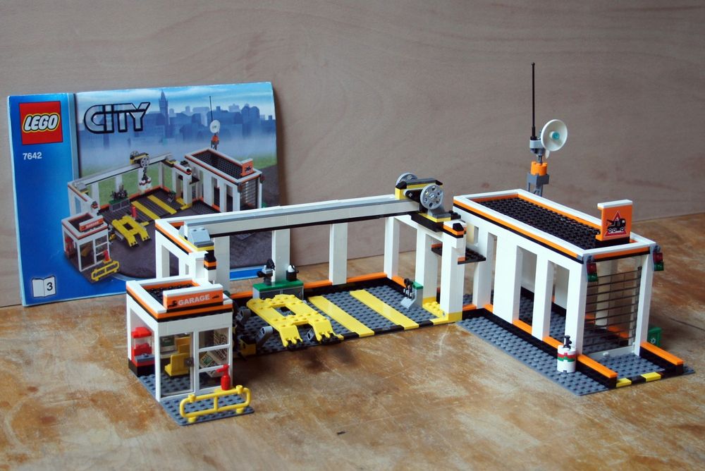 Lego 60389 City - Le garage pour voitures sur mesure