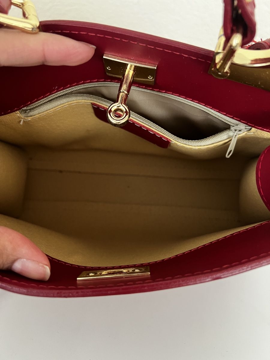 Borse da donna: Burgundy Mini Bag - Stylish and Versatile Fall Handbag! – Nuovo (secondo la descrizione) da Ostermundigen venduto da mar_6bs5 7