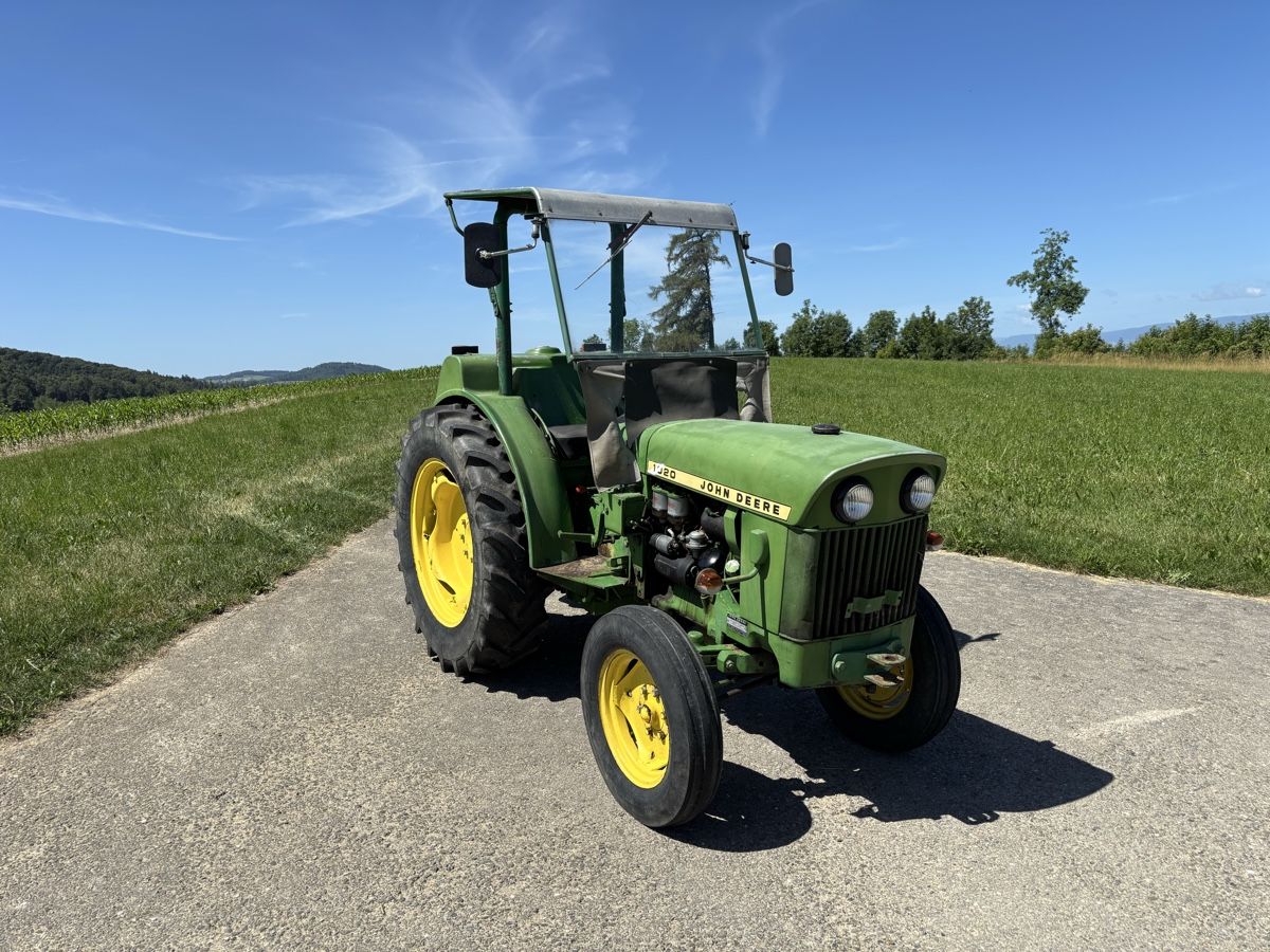 John Deere Trattori: Traktor John Deere 1020 VU / Schmalspur – Usato da Courgevaux venduto da Querly