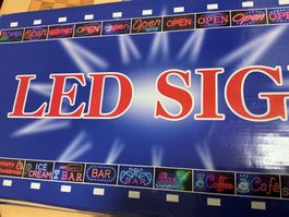45 enseignes LED en déstockage à 6,-