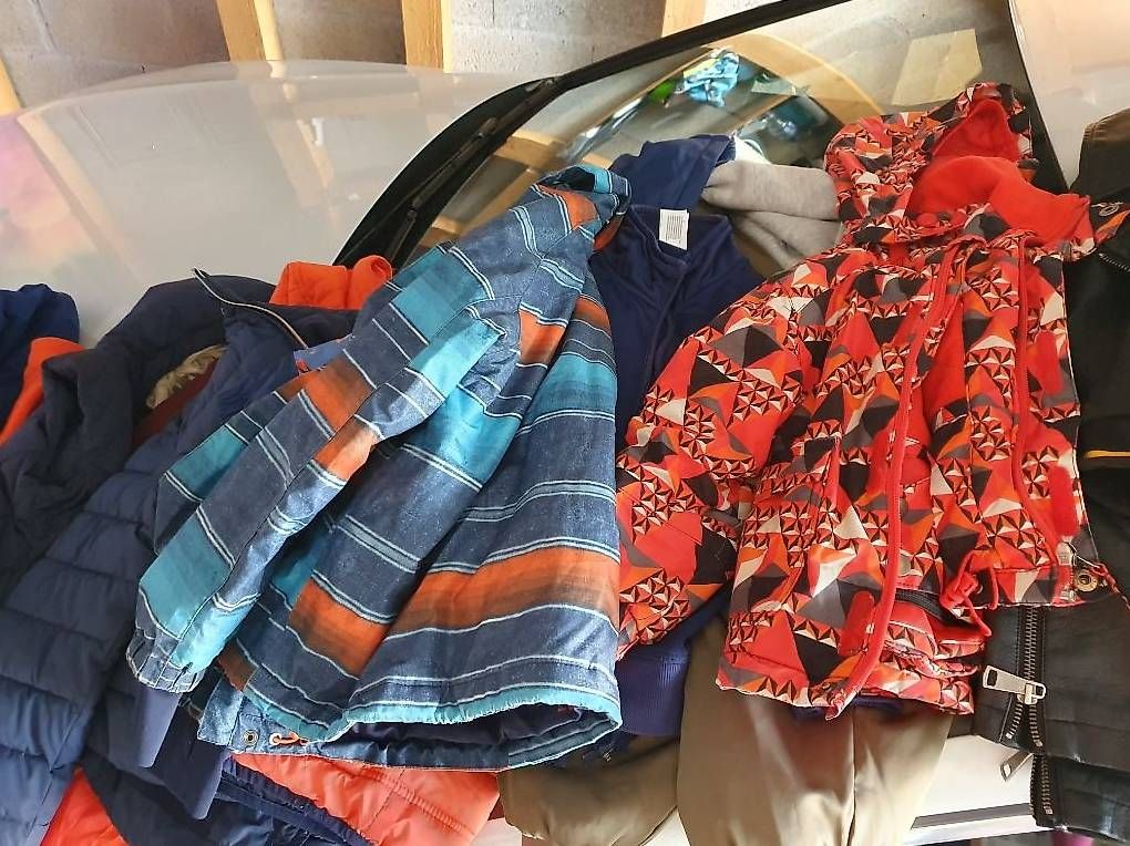 Kleiderpakete & -sets: Vêtements + chaussures garçon 5-10 ans – Gebraucht aus Apples von denissafrany 3