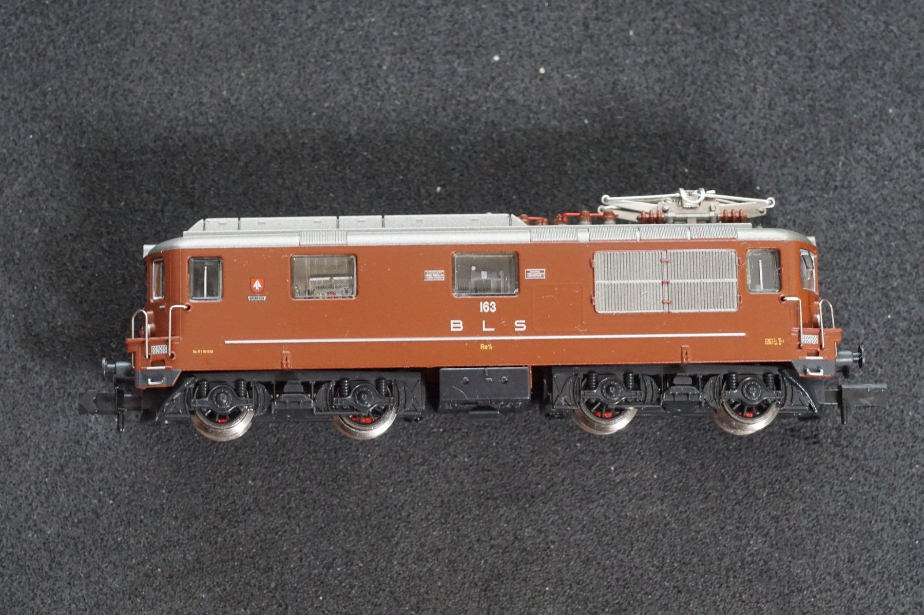 Arnold Modellini di ferrovie: ARNOLD Re 4/4 BLS Nr.163 braun – Usato da Gränichen venduto da iknow 5