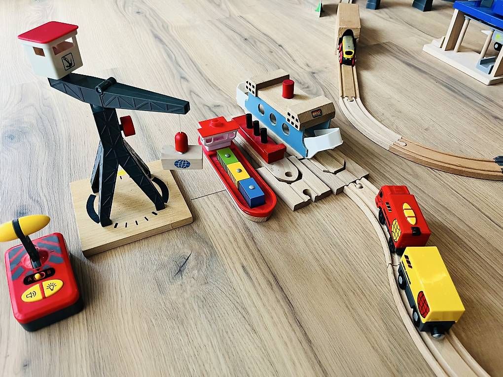 Brio Giocattoli: RIESIGE BRIO Eisenbahn Sammlung  über 200 Teile – Usato da Wallisellen venduto da carolynbeck 2