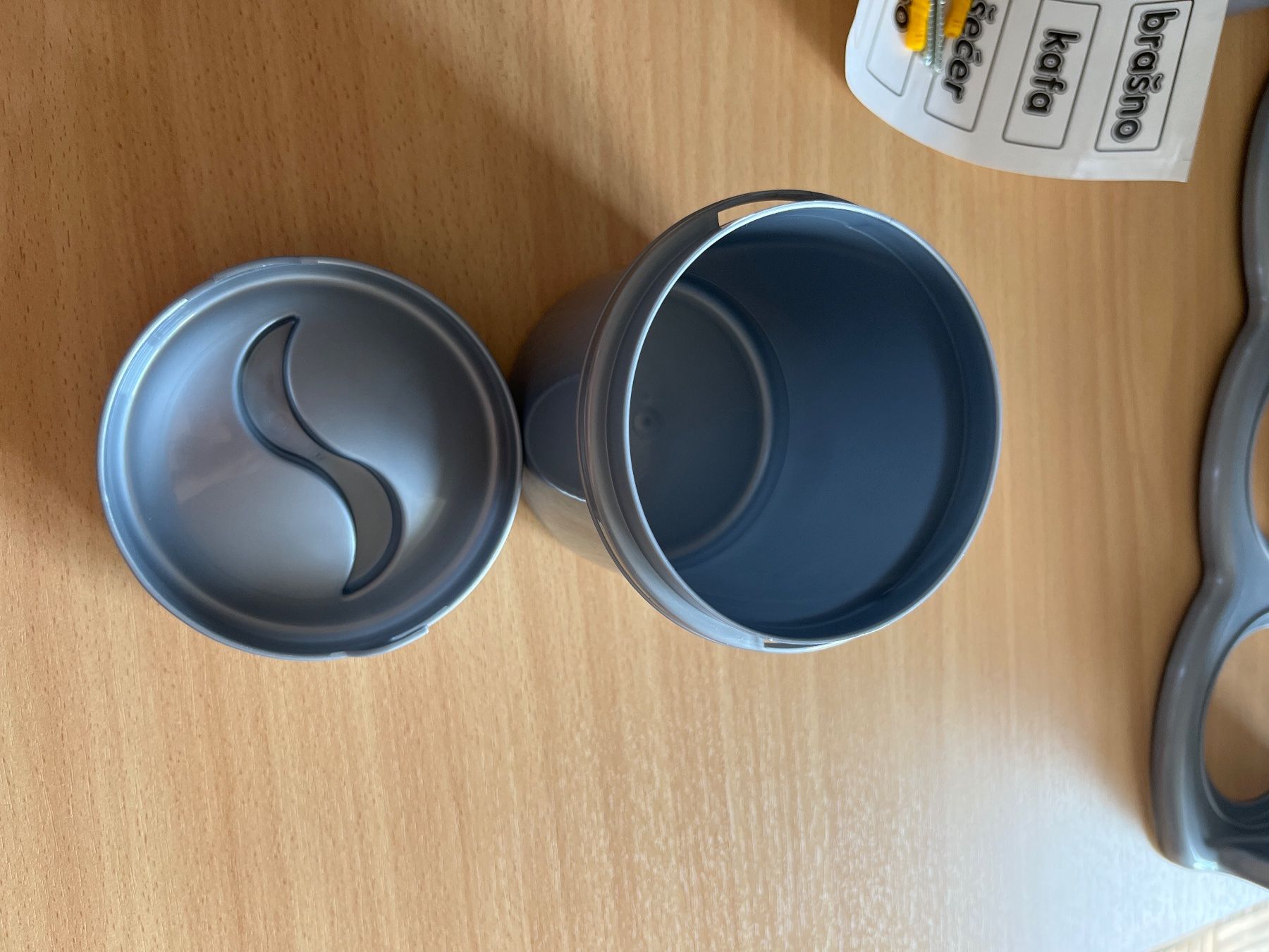Contenitori & Simili: 4 Vorratsdosen mit Wandregal, Plastik – Usato da Luzern venduto da Jiggy_8898 3
