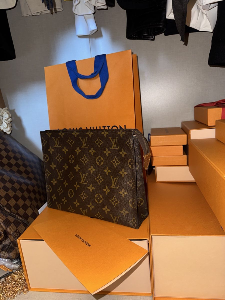 Louis Vuitton Sacs: Louis Vuitton Toiletry Pouch – D'occasion à Widnau par Pukpan_99