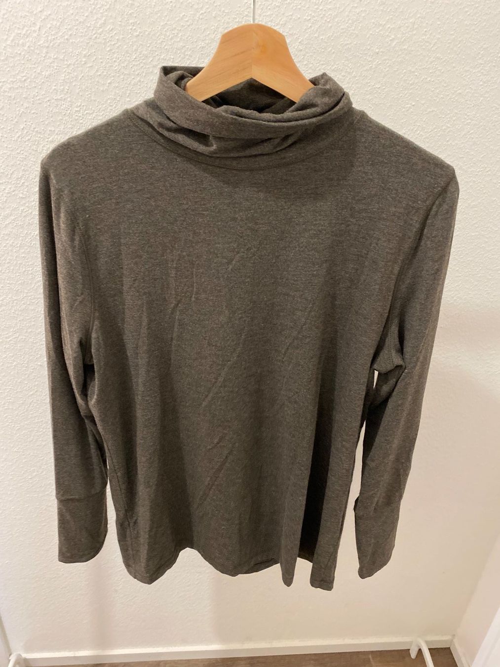 Luisa Cerano Maglioni & Felpe: Luisa Cerano Rollkragenpullover braun / grau Gr. 44 – Usato da Pratteln venduto da a23_j2gs 2