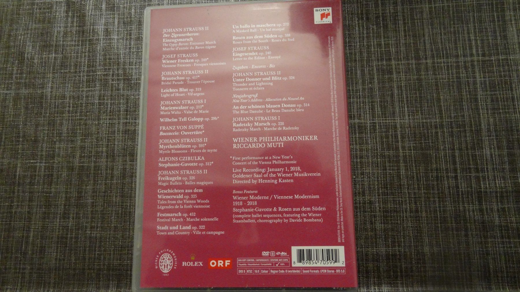 Tutti i DVDs: Neujahrskonzert 2018 DVD – Usato da Olten venduto da Disc-Ausverkauf 2