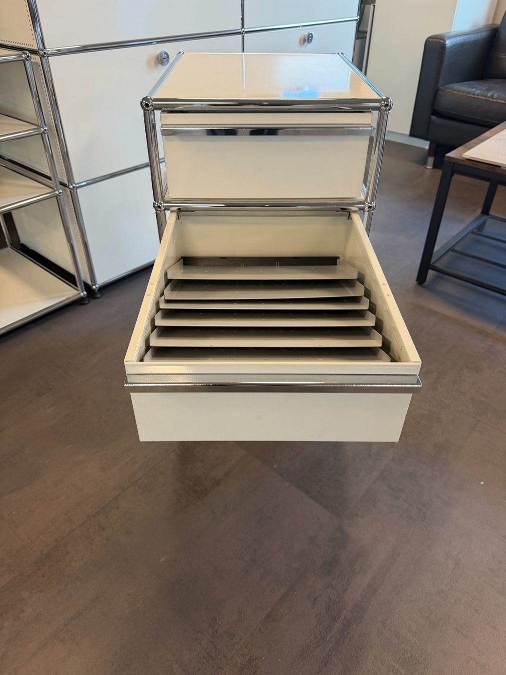 USM Eléments de bureau: USM Korpus weiss – D'occasion à Ermatingen par csc_7g5v 1
