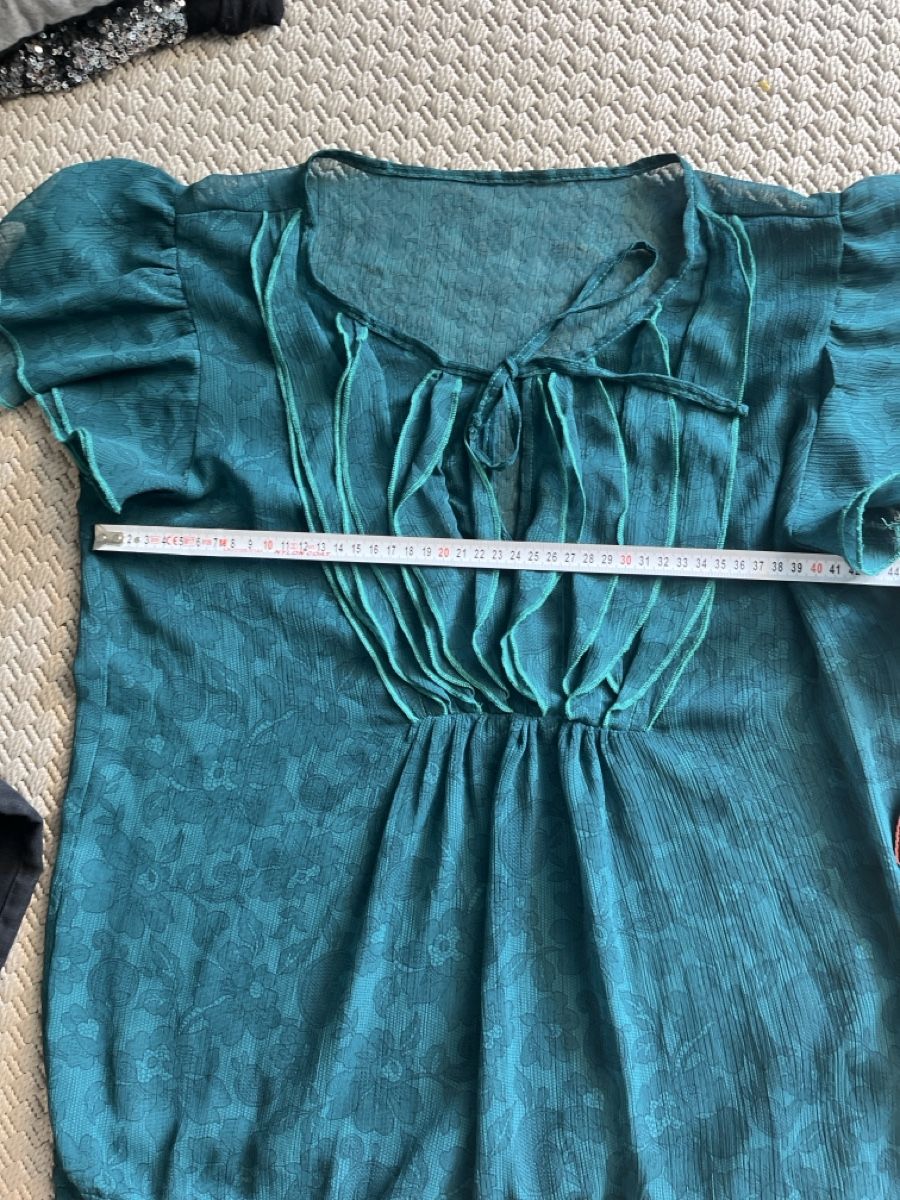 Blusen: Bluse mit Rüschen, grün, 38 – Gebraucht aus Solothurn von Bobesch08 6