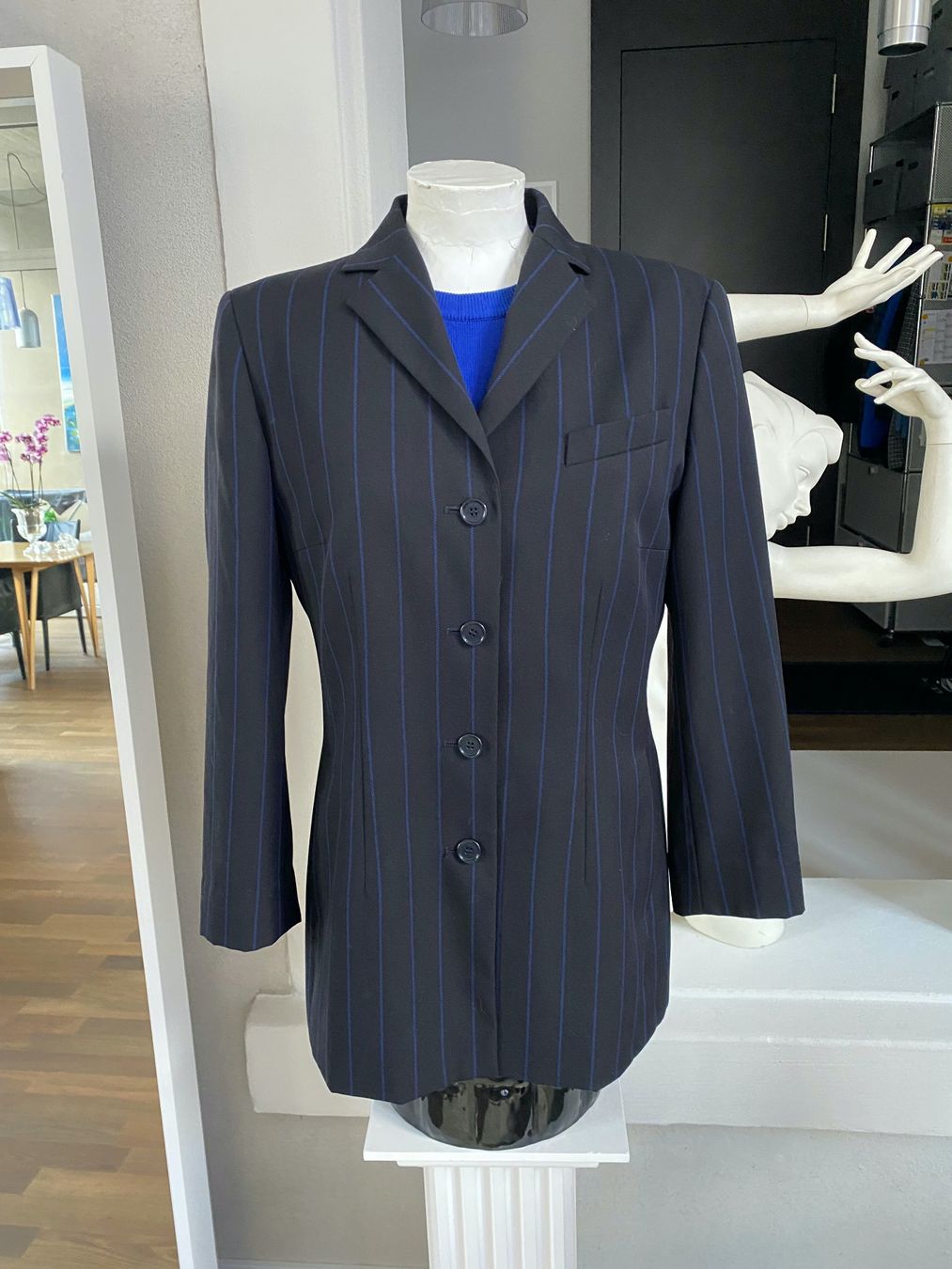 Akris Kleiderpakete: original design wolle set:akris blazer + peter hann pullover – Gebraucht aus Mels von Adnoh 2