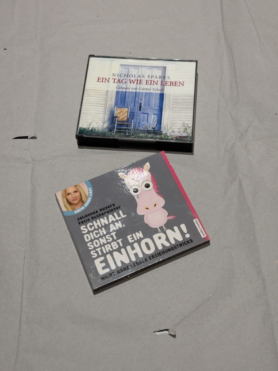 Audiolibri: Ein Tag wie ein Leben + Stirb Einhorn – Usato da Rorbas venduto da Manues