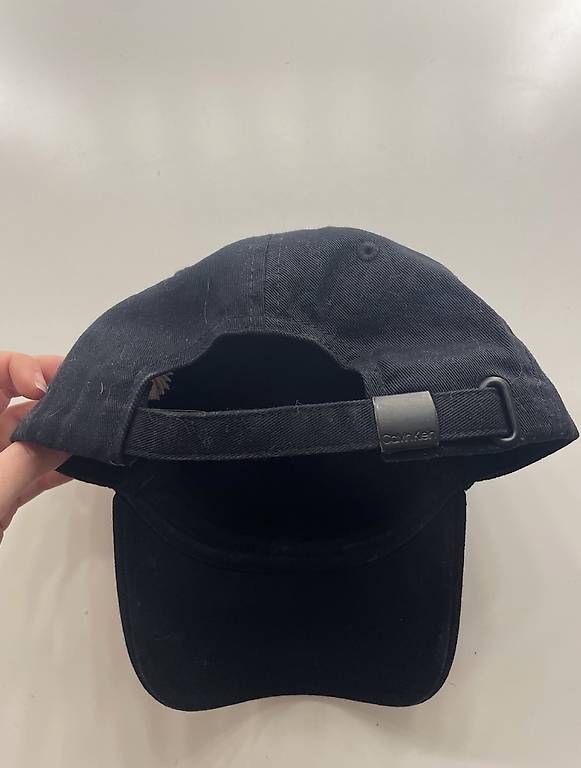 Copricapi, berretti & cappellini: CALVIN KLEIN BASEBALL CAP SCHWARZ – Usato da Ebikon venduto da lau_vnq7 2