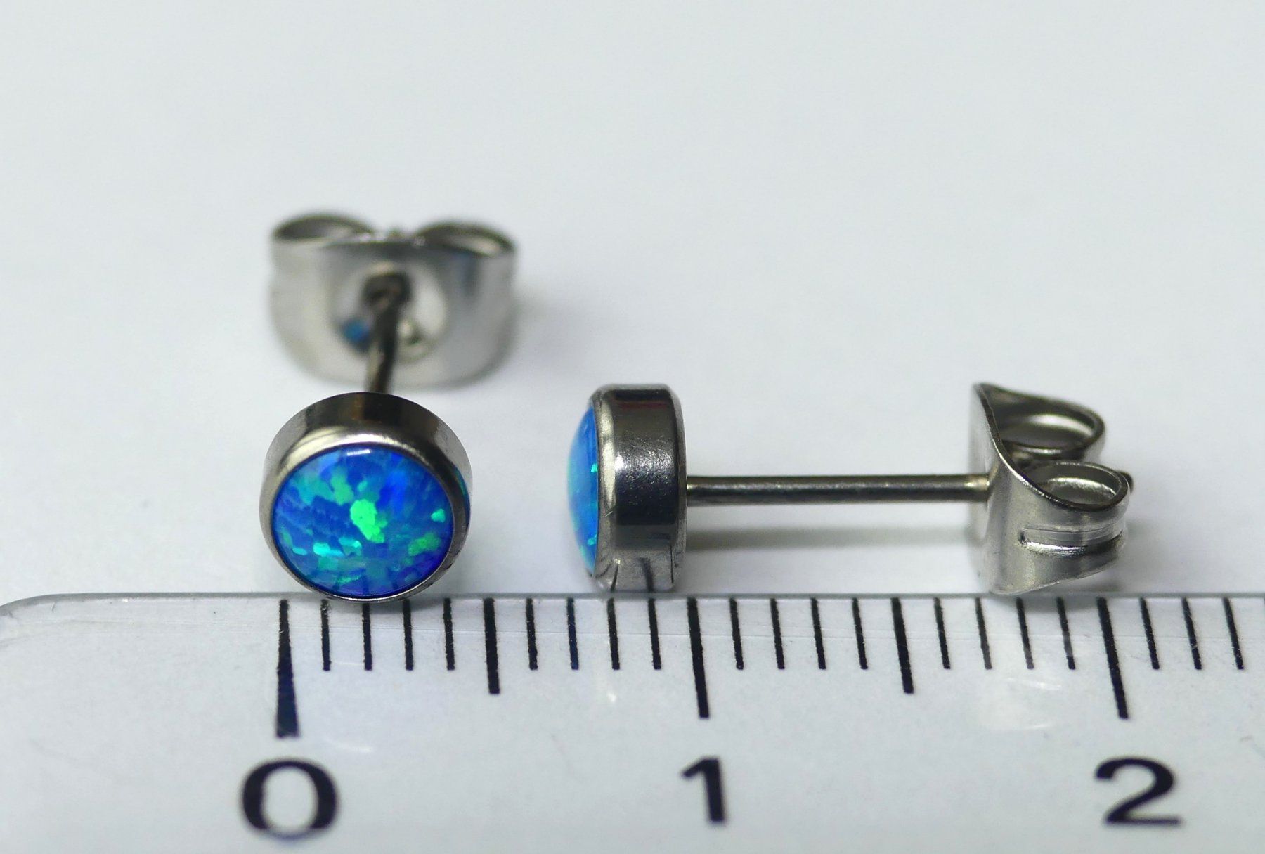 Orecchini pendenti & Orecchini a lobo: Ohrstecker aus Titanium mit Opal – Nuovo e nell'imballaggio originale da Matten b. Interlaken venduto da kero71 6