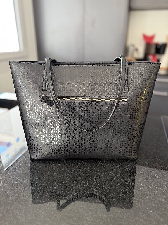 Guess Borse da donna: GUESS Handtasche – Usato da Wasen im Emmental venduto da cyn_fd6l 1