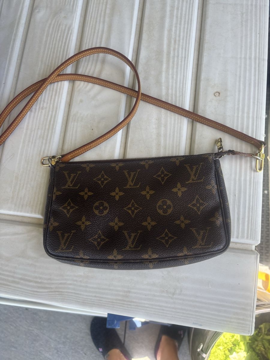 Louis Vuitton Taschen: Louis Vuitton -pochette – Gebraucht aus Chamby von vuittonista 3