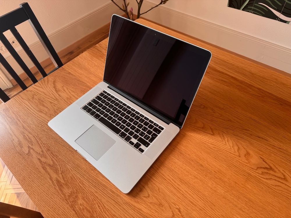 Macbook Pro Retina 15.4'' Mid 2015 i7 2.8 Ghz Apple (Gebraucht) in ...