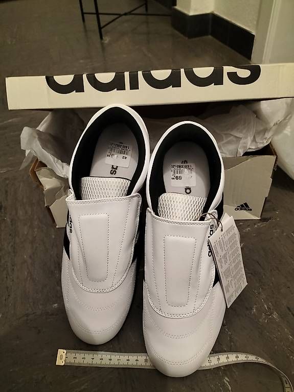 Adidas Scarpe da donna: Adidas Turnschuhe – Nuovo (secondo la descrizione) da Amriswil venduto da cbe_cr6q 4