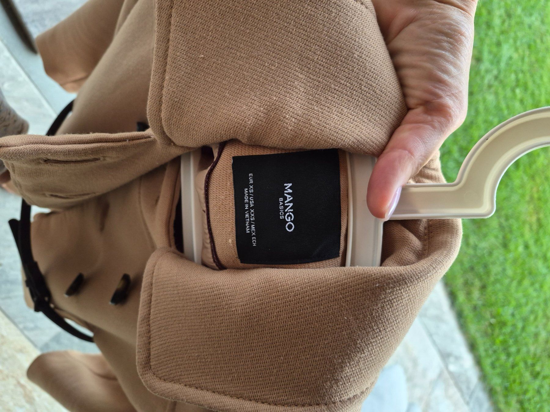 Mango Mäntel: Cappotto MANGO beige XS usato pochissimo – Gebraucht aus Aurigeno von TesBri