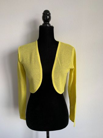 EVA & CLAUDI: Lässiges gelbes Bolero mit Lochmuster
