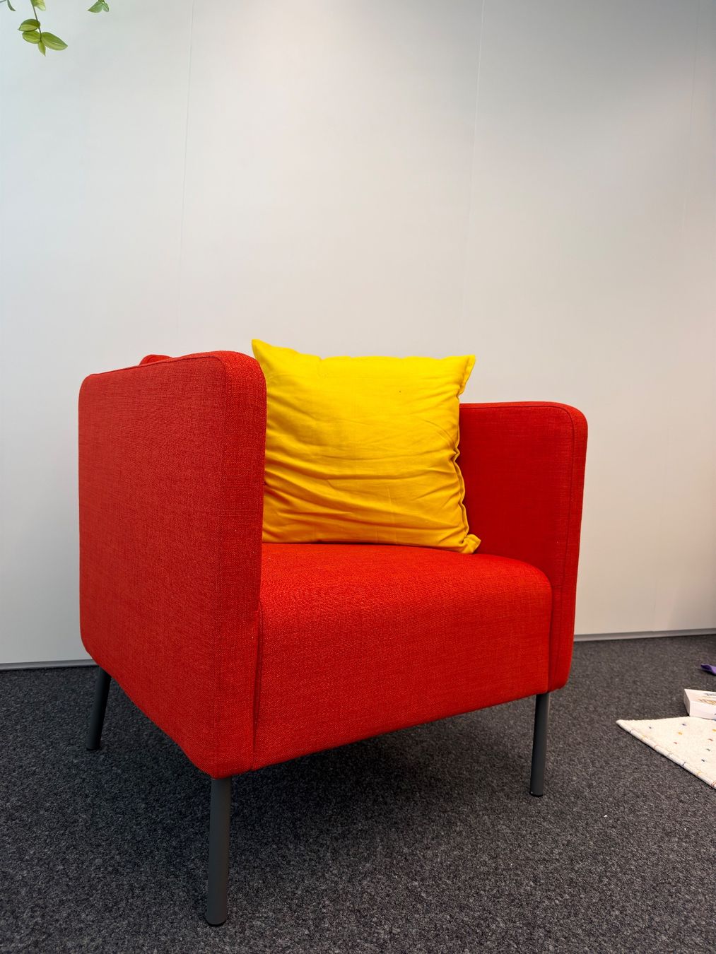 Ikea Poltrone: Roter Ikea Stuhl / Sessel – Usato da Thalheim venduto da tabthooon