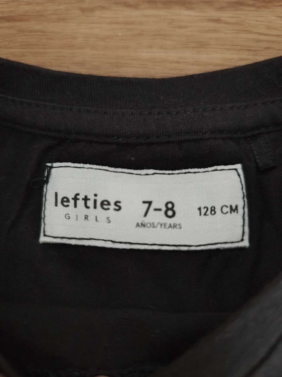 Manor Lotti & Set di vestiti: 2 Mädchen t-Shirts Größe 128 – Usato da Chur venduto da VIVOXNOTE 2