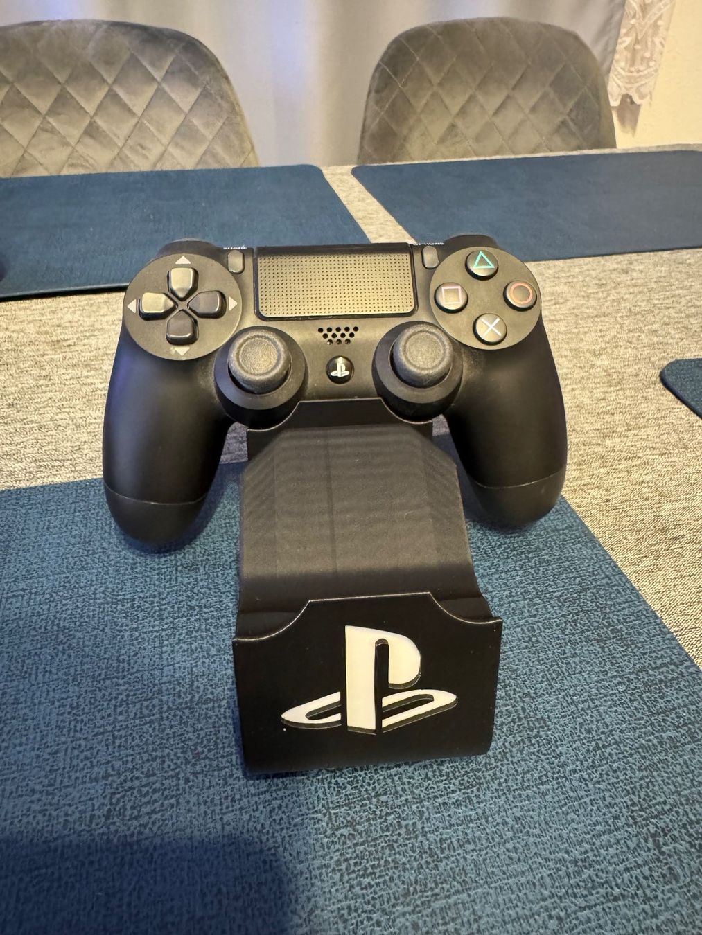 Sony Console: PS4 Controller Halterung Ladestation neuwertig – Nuovo e nell'imballaggio originale da Felben-wellhausen venduto da vik_t8bz 3