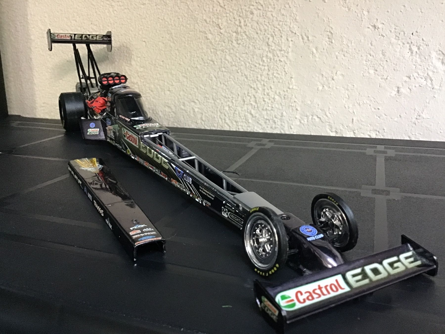 Modellini d'auto: Dragster Modellauto, Castrol Edge Design, 1:24 – Usato da Männedorf venduto da Modelle-aller-Art 1