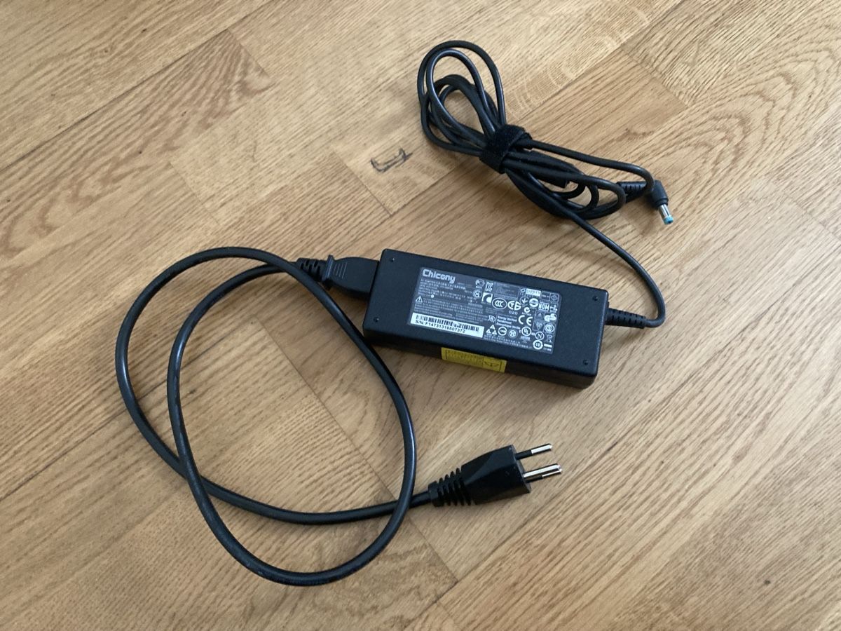 Caricabatterie: Chicony Laptop Power Supply Adapter 19V 4.74A, 90W – Usato da Baden venduto da mar_c82t