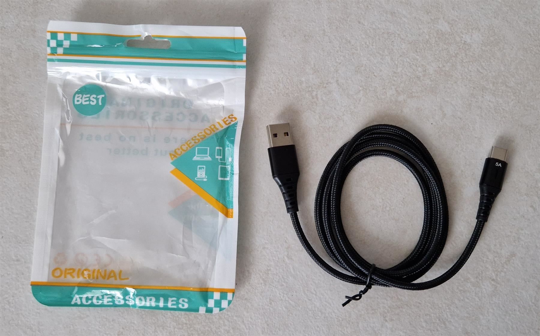 Caricabatterie: ***** Câble USB -> USB Type C - 1m – Nuovo e nell'imballaggio originale da Villaz-St-Pierre venduto da Ubid