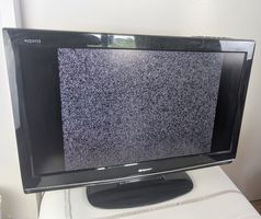 Sharp Aquos LCD TV - Ideal für Filmabende im Herbst!