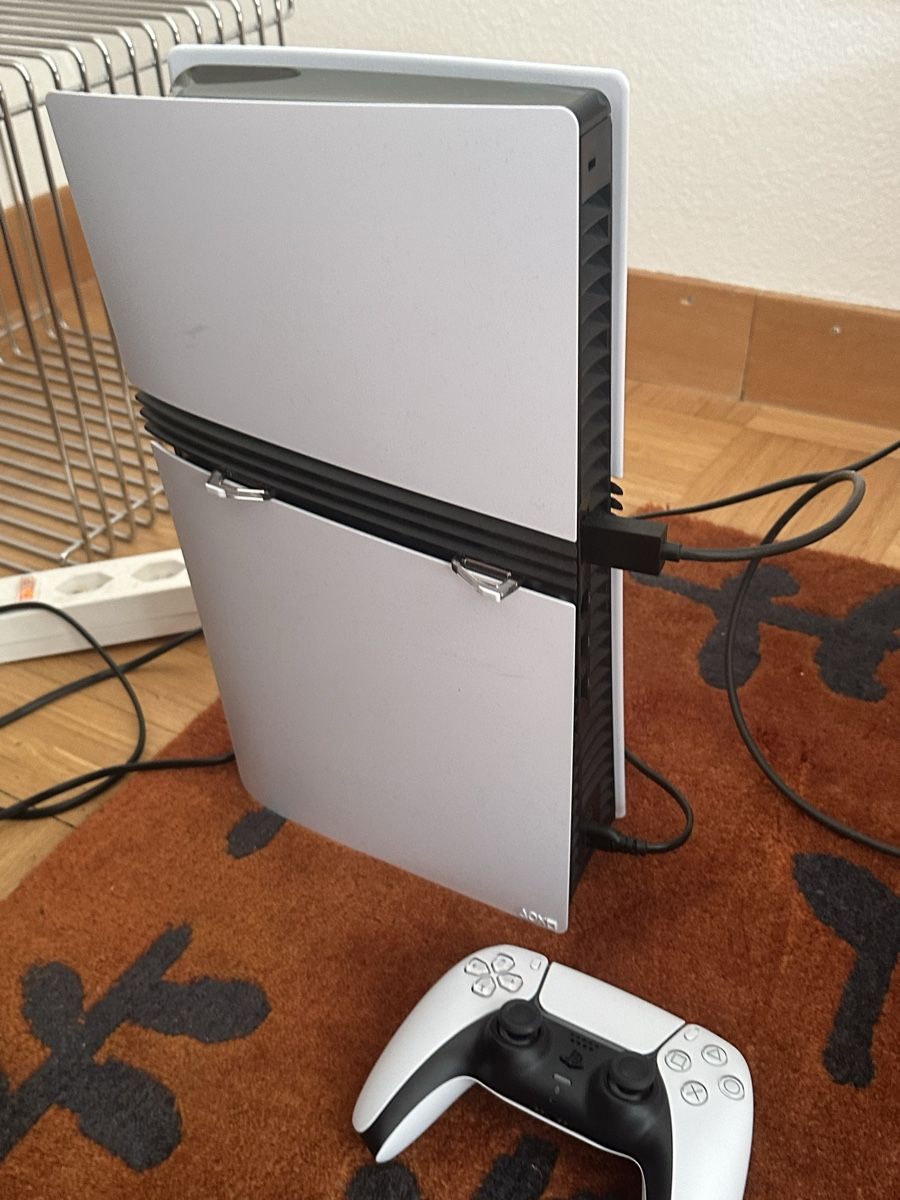 Sony Console: PS5 Pro – Nuovo (secondo la descrizione) da Zürich venduto da jonertb 3