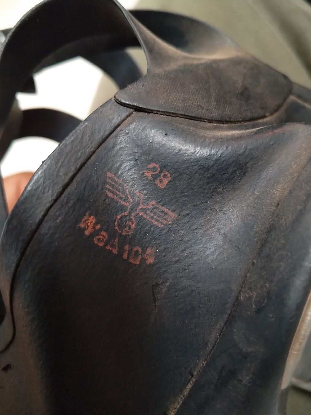 Uniformi: 3 masques à gaz Allemand WW2 – Usato da La Place (Ayent) venduto da s4c4 1