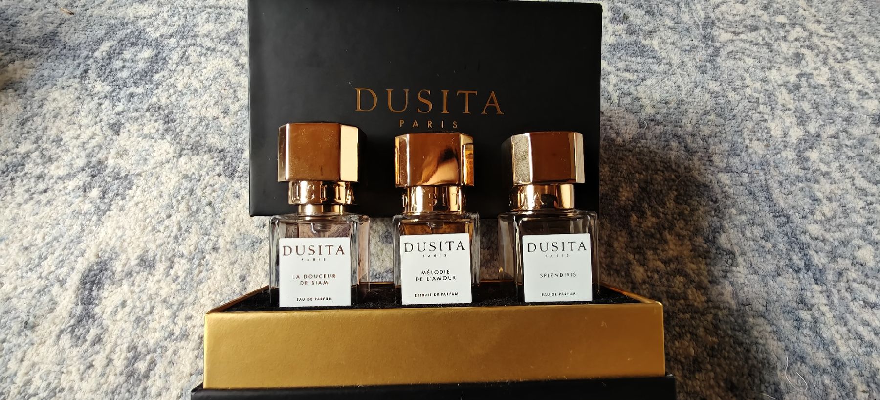 Profumi & Eau de Toilette: Dusita, 3 x 15 ml – Usato da Charmey (Gruyère) venduto da Moleson2000