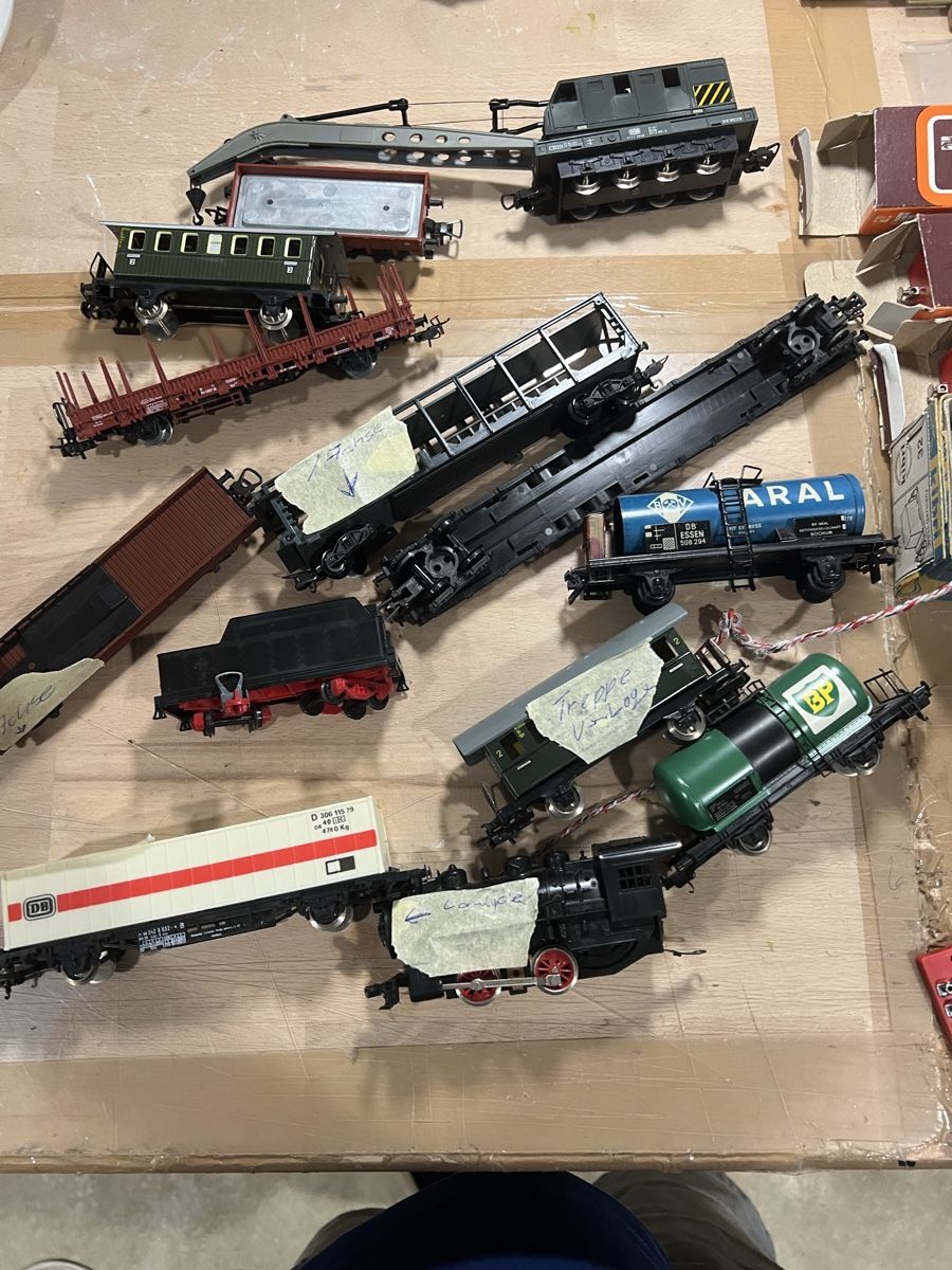 Modelleisenbahnen: Div Wagen Lima  – Gebraucht aus Dübendorf von Troggy
