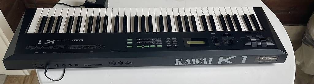 Kawai Strumenti musicali: Kawai K1 mit gewechselter Batterie – Usato da Alpnach Dorf venduto da GuntaKinte 1